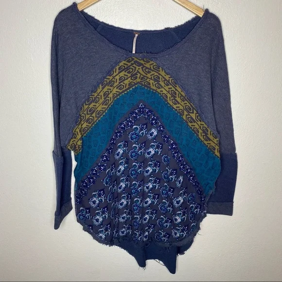 Free People Asymmetrical Raw Trim Hem Oversized Floral Sweater - Picture 1 of 11